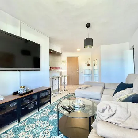 Apartment In Avenida Alay, 2 *